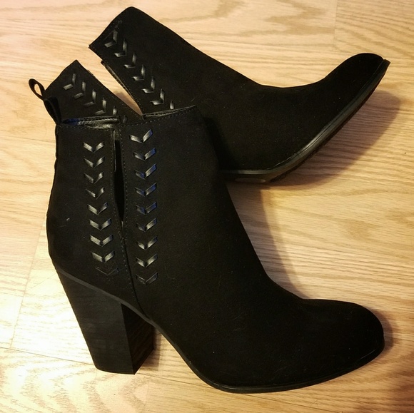 Carlos Santana Shoes - Suede stitch open black booties size 8 1/2